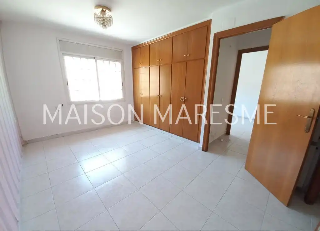 Habitación de Dúplex en venta en Canet de Mar con Aire acondicionado, Calefacción y Terraza