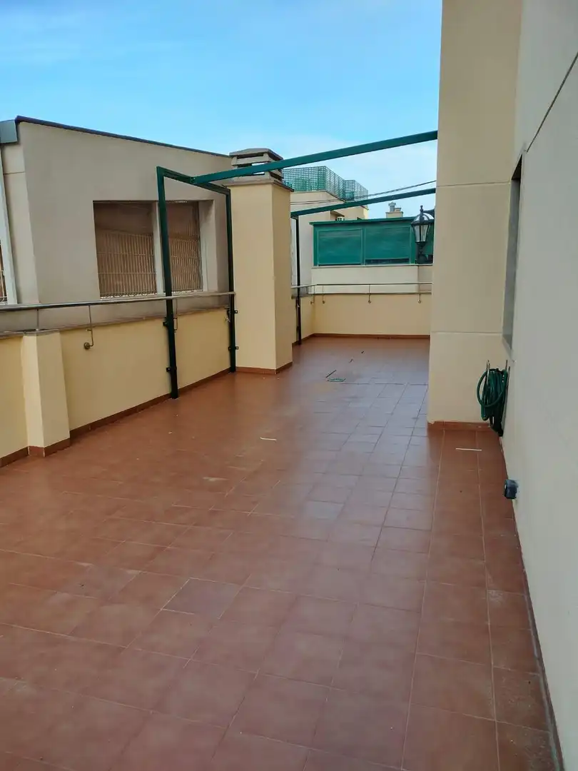 Attic for rent in Calle Azarbe Papel, Vistalegre