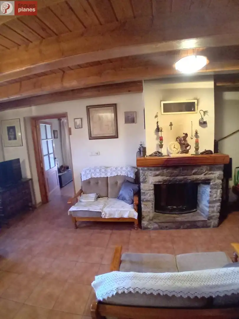Sala d'estar de Finca rústica en venda en El Pont de Bar amb Calefacció, Jardí privat i Terrassa