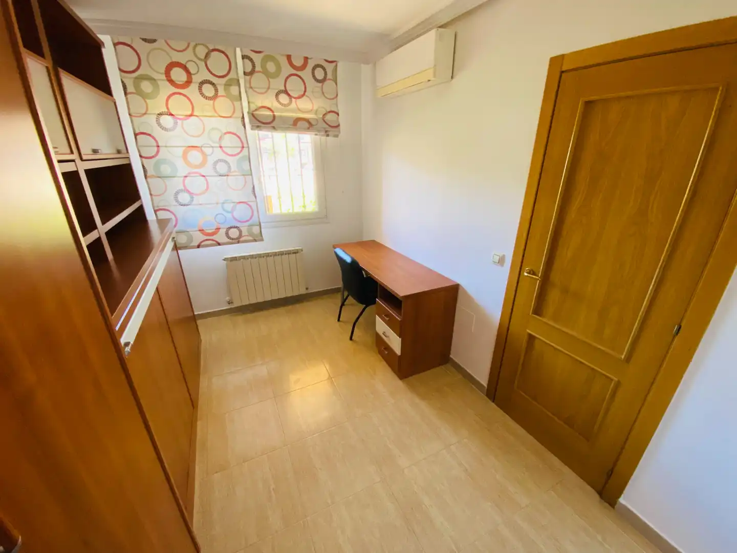 Habitación de Casa adosada en venta en Navalcarnero con Aire acondicionado, Calefacción y Jardín privado