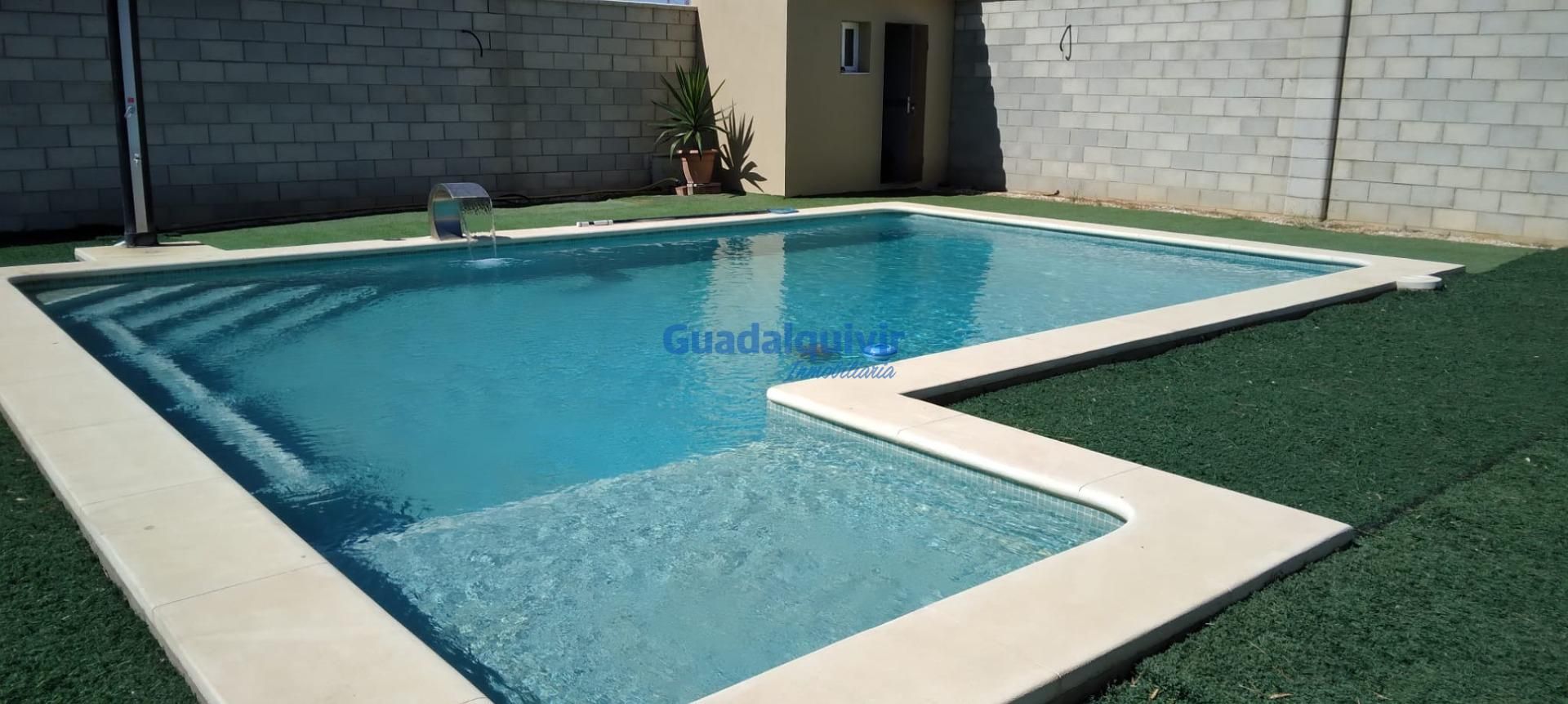 Piscina de Casa o xalet de lloguer en Dos Hermanas amb Aire condicionat, Calefacció i Piscina