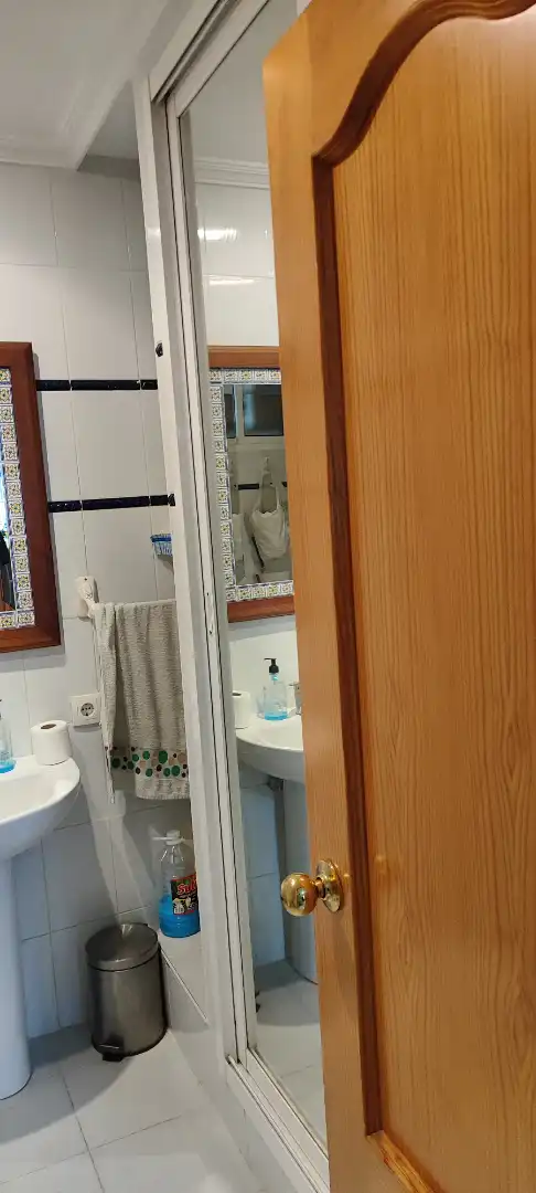 Baño de Apartamento de alquiler en Algeciras con Calefacción, Terraza y Amueblado