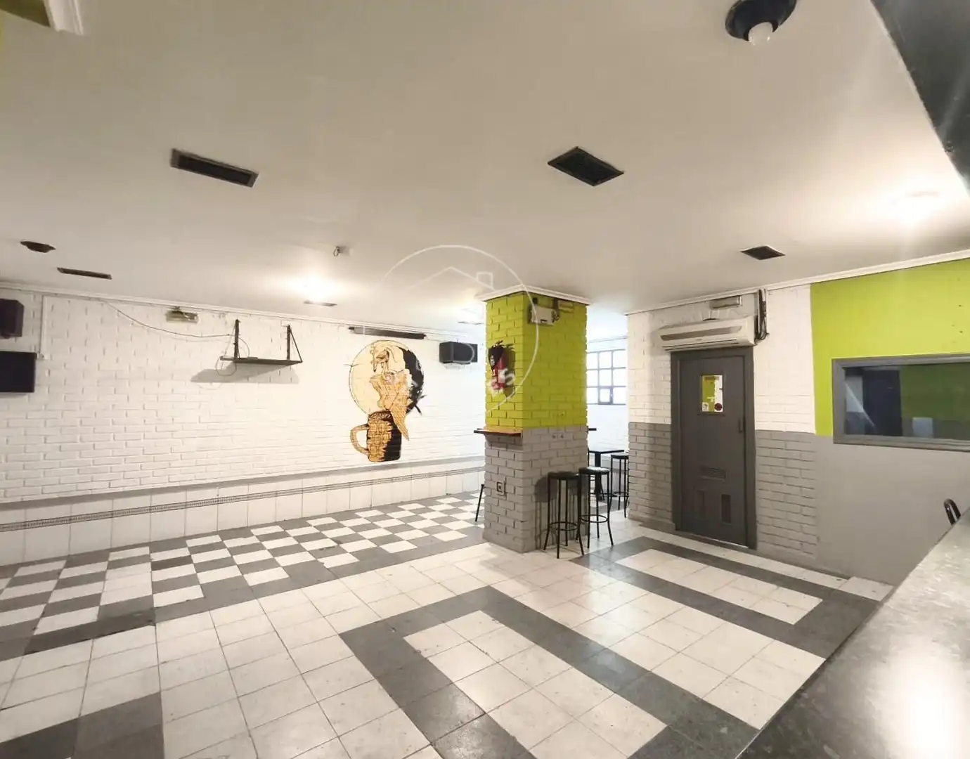 Commercial properties for sale in  Pamplona / Iruña  with Air Conditioner