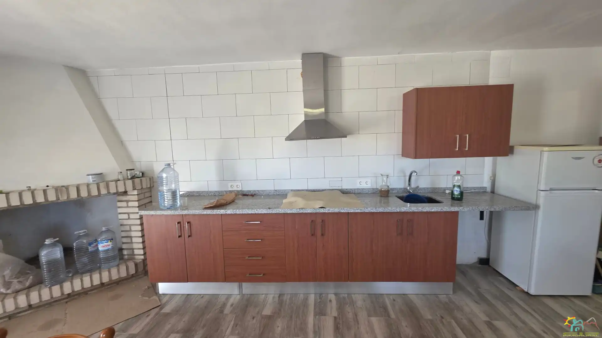 Cuina de Finca rústica en venda en Íllar amb Jardí privat, Terrassa i Moblat
