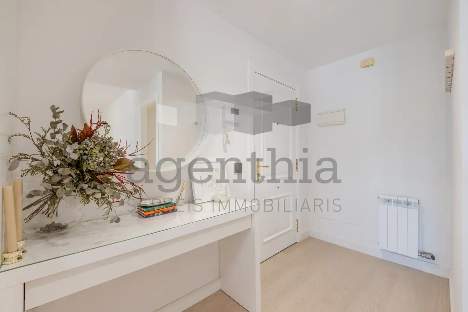 Bedroom of Flat for sale in Girona  with Air Conditioner, Heating and Balcony