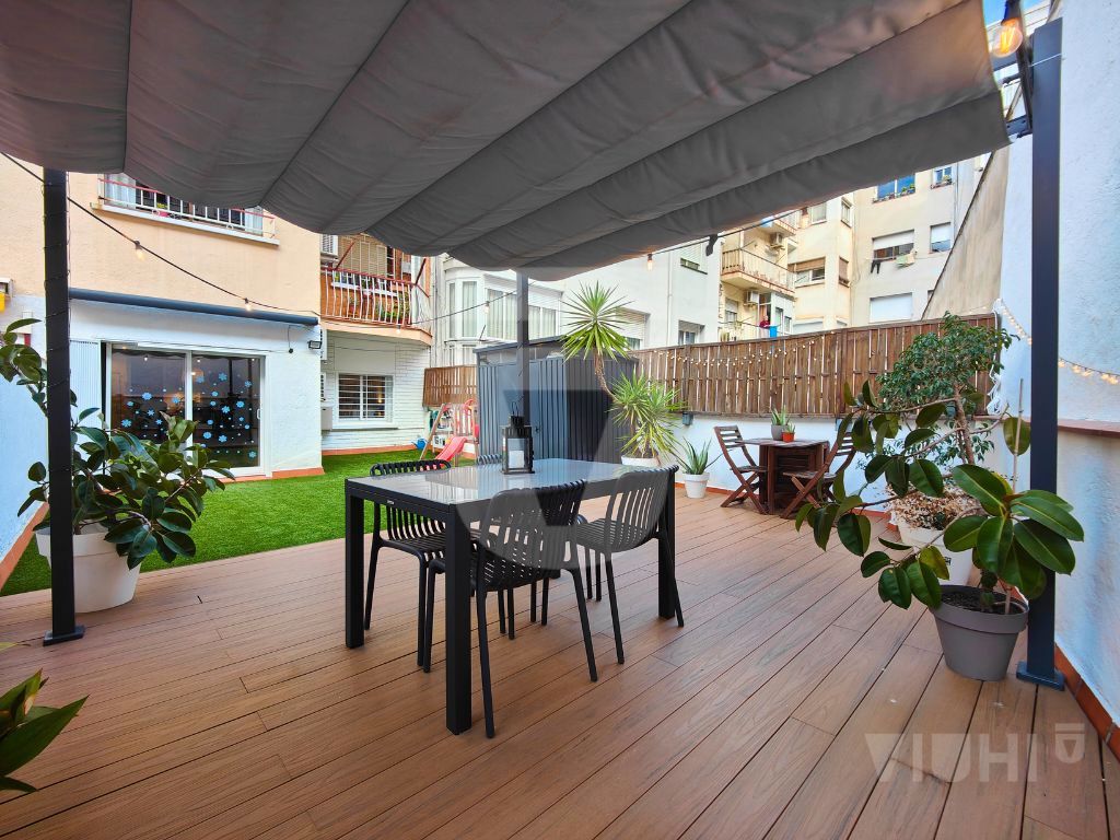 Terrace of Flat for sale in  Barcelona Capital  with Air Conditioner, Heating and Private garden