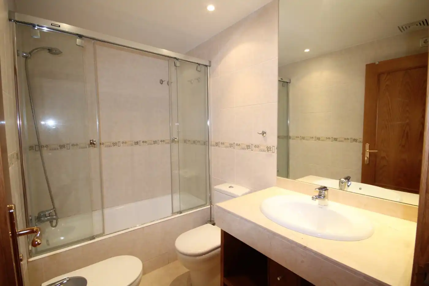 Bathroom of Flat for rent in  Palma de Mallorca  with Heating, Private garden and Terrace