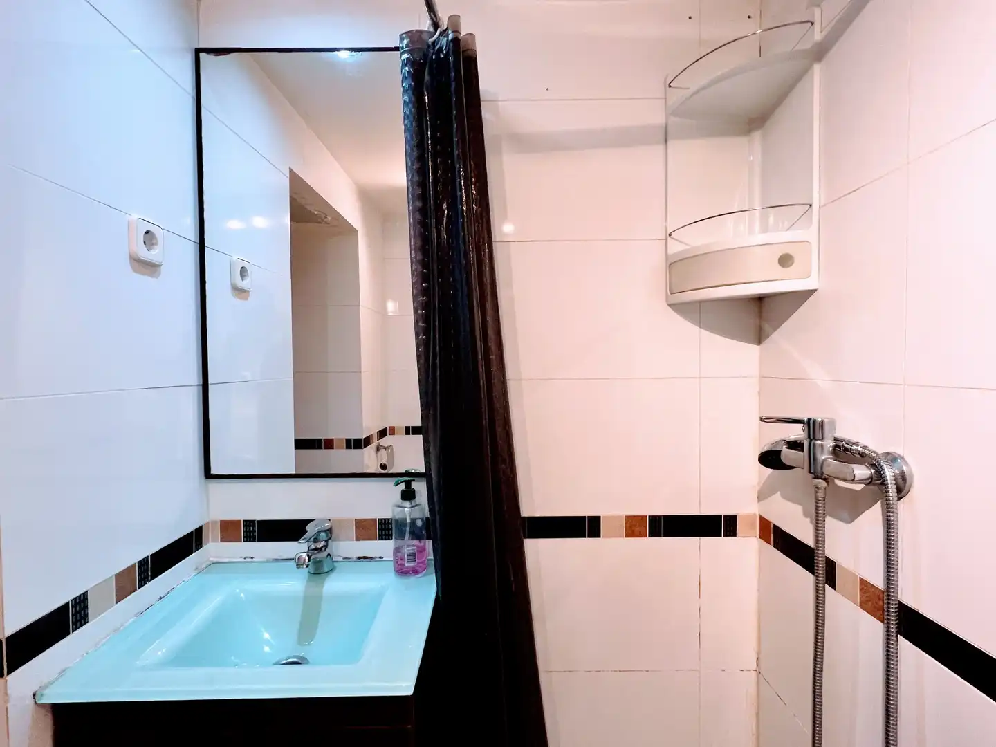 Bathroom of Ground floor for sale in Madrid  with Furnished and Washing machine