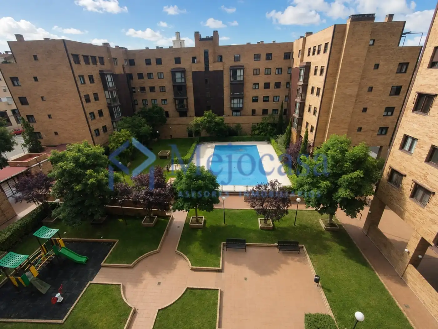 Swimming pool of Flat for sale in Madrid  with Air Conditioner, Heating and Private garden
