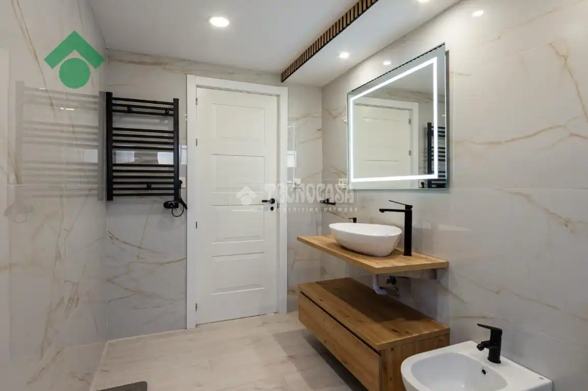 Bathroom of Houses for sale in Vélez-Málaga  with Air Conditioner, Terrace and Swimming Pool
