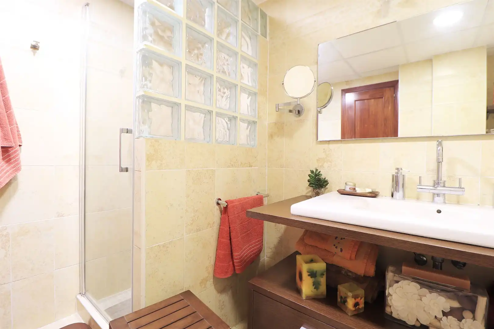 Bathroom of Apartments for sale in Málaga