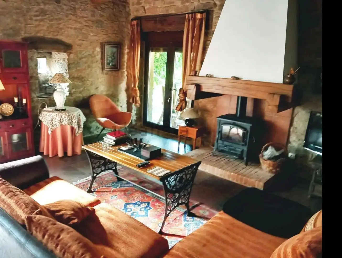 Sala d'estar de Casa o xalet en venda en Begonte amb Jardí privat i Moblat