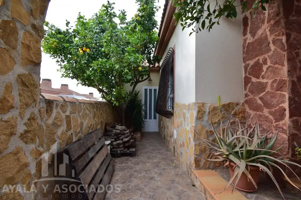 Terrassa de Casa o xalet en venda en La Unión amb Aire condicionat, Calefacció i Jardí privat