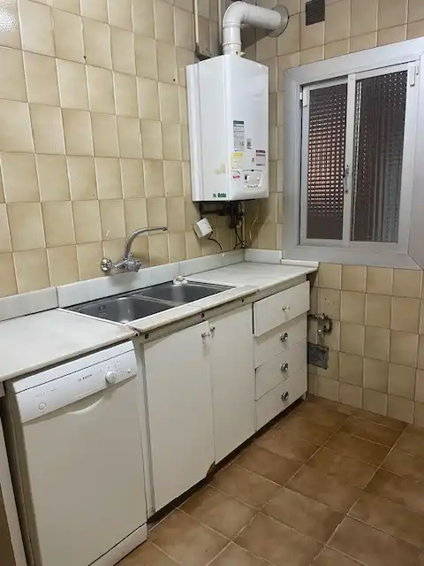 Cuina de Pis en venda en Badalona amb Aire condicionat, Calefacció i Balcó
