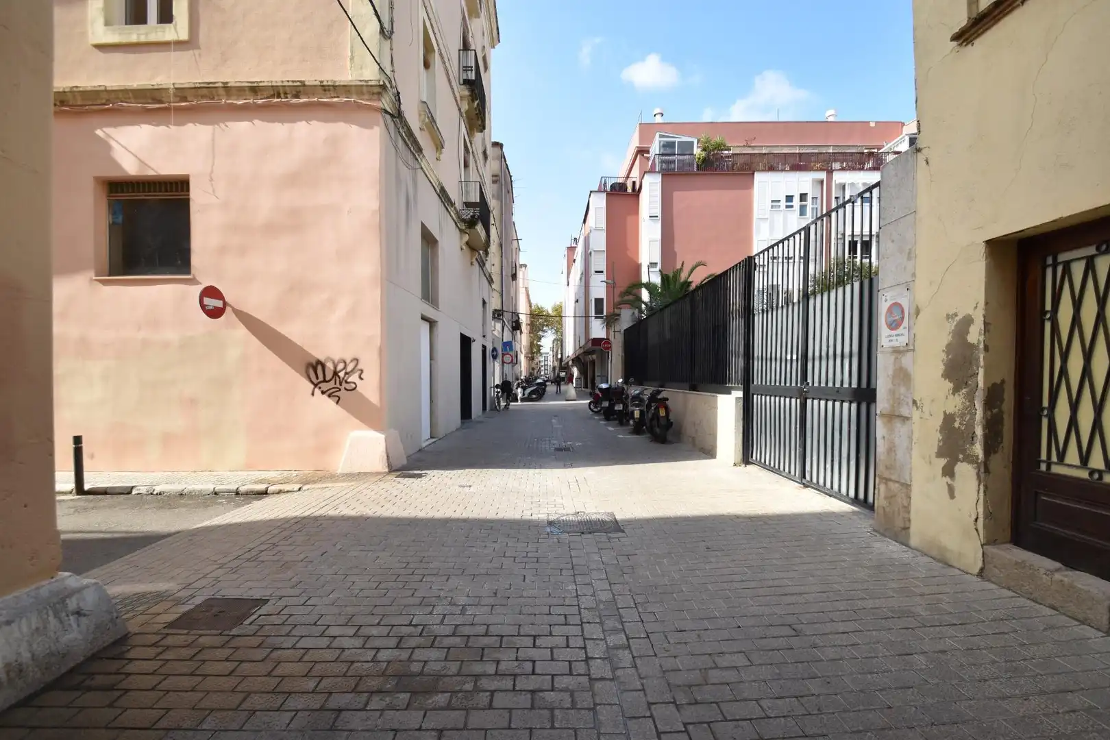 Vista exterior de Local en venda en Vilanova i la Geltrú