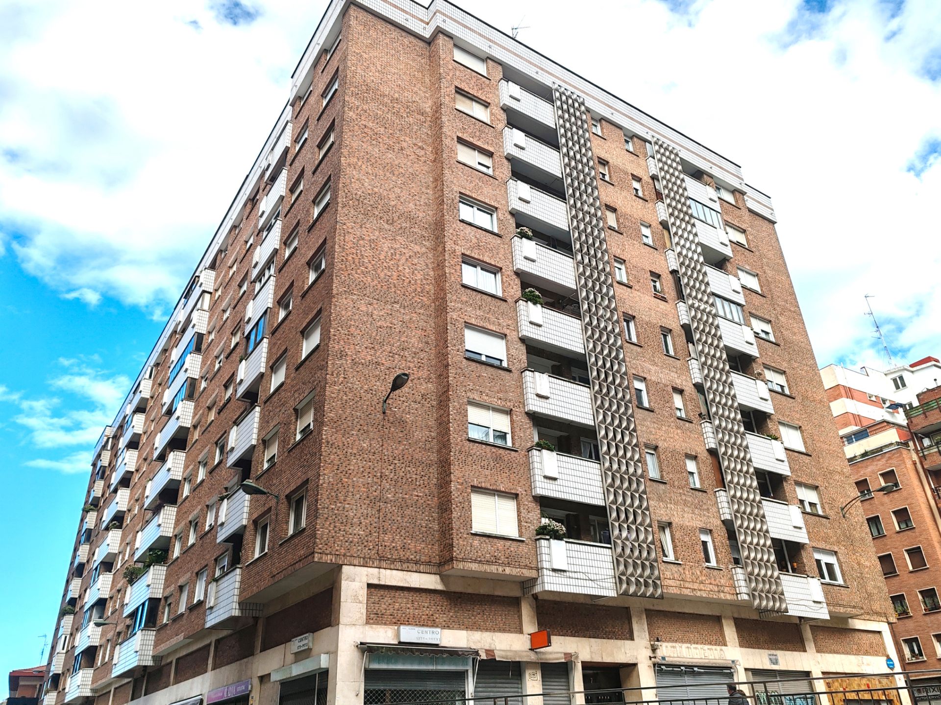 Vista exterior de Piso en venta en Bilbao  con Calefacción, Amueblado y Balcón
