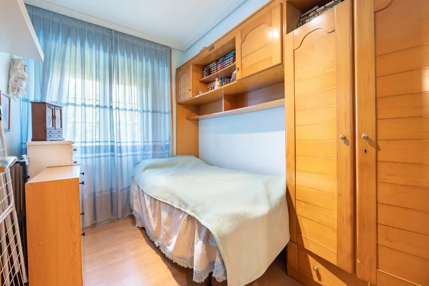 Bedroom of Flat for sale in Madrid  with Air Conditioner, Heating and Private garden