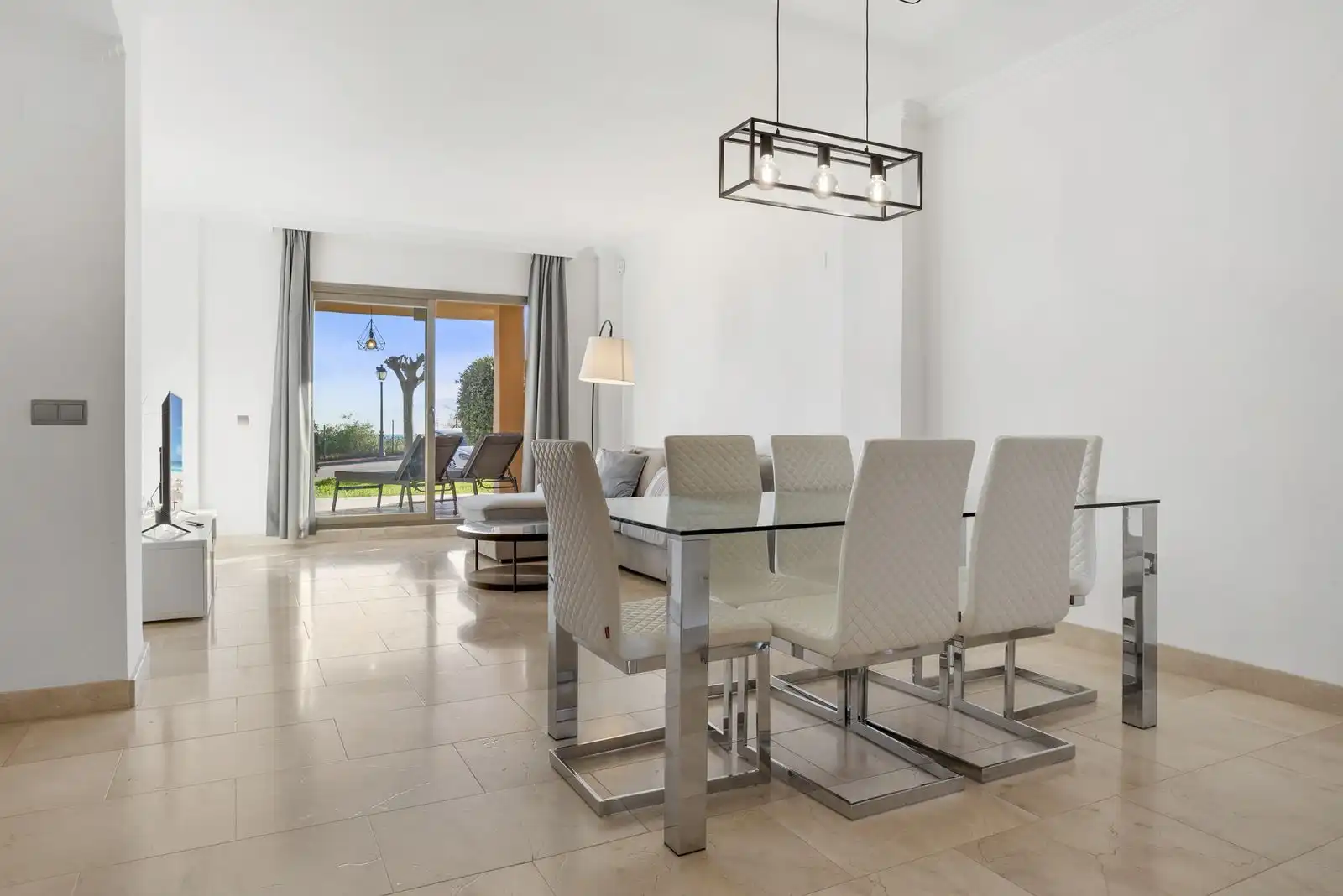 Dining room of Apartments for sale in Benahavís  with Air Conditioner, Terrace and Storage room