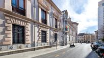 Vista exterior de Pis en venda en  Granada Capital amb Aire condicionat, Terrassa i Balcó