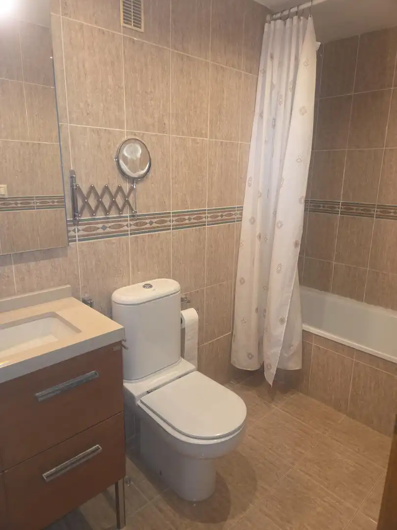 Bathroom of Flat for rent in Valencia  with Air Conditioner, Parquet flooring and Balcony