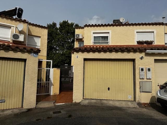 Vista exterior de Casa adosada en venda en Botarell amb Calefacció