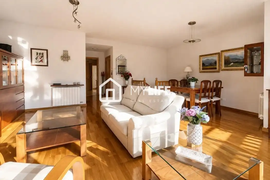 Living room of Attic for sale in Barcelona  with Air Conditioner, Heating and Parquet flooring