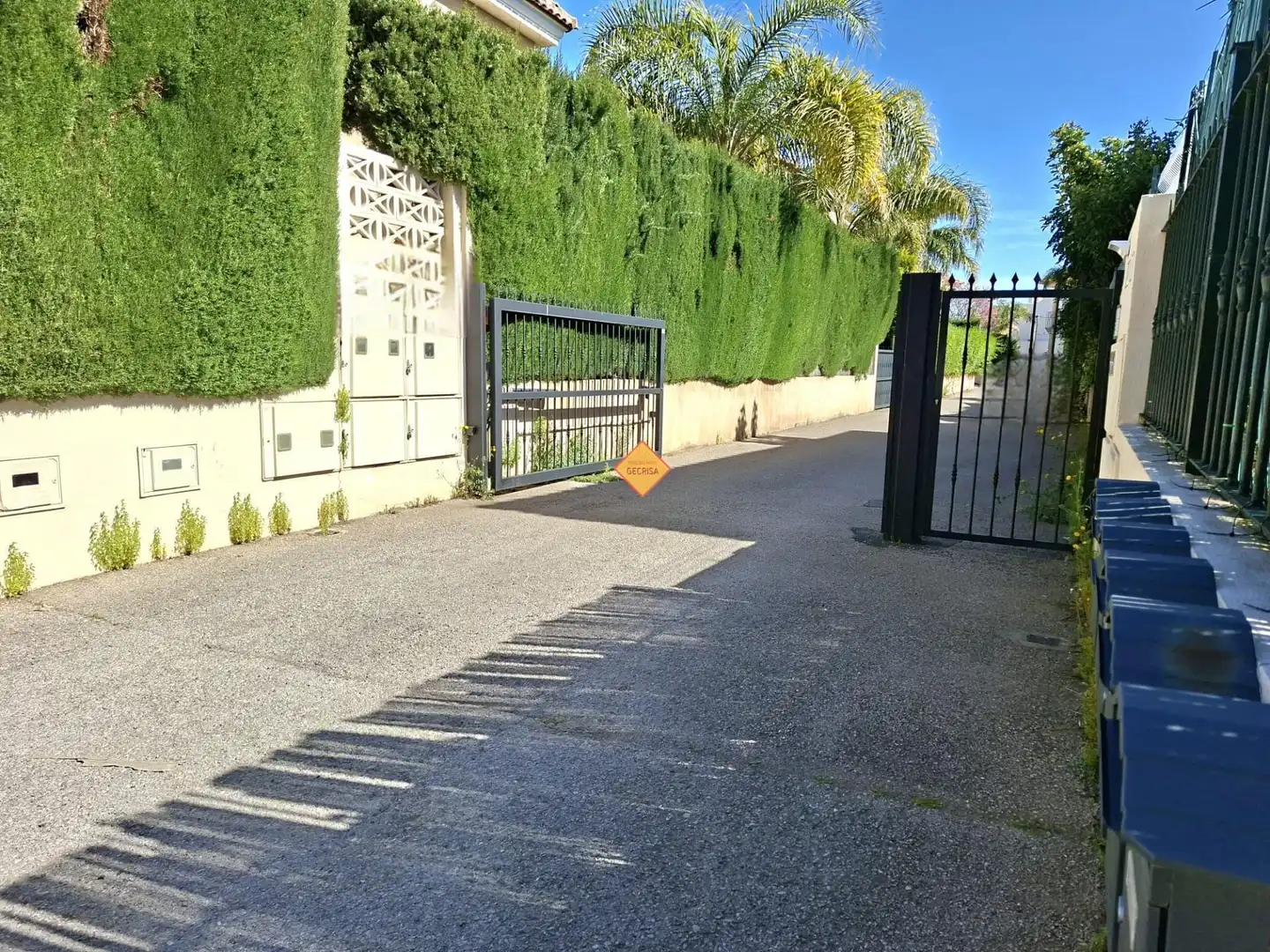 Parking de Casa o chalet en venta en Paterna con Aire acondicionado, Calefacción y Jardín privado