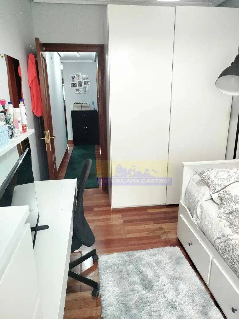 Bedroom of Flat for sale in Castro-Urdiales  with Heating