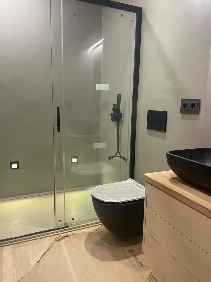 Bathroom of Office for sale in Barcelona  with Air Conditioner and Heating