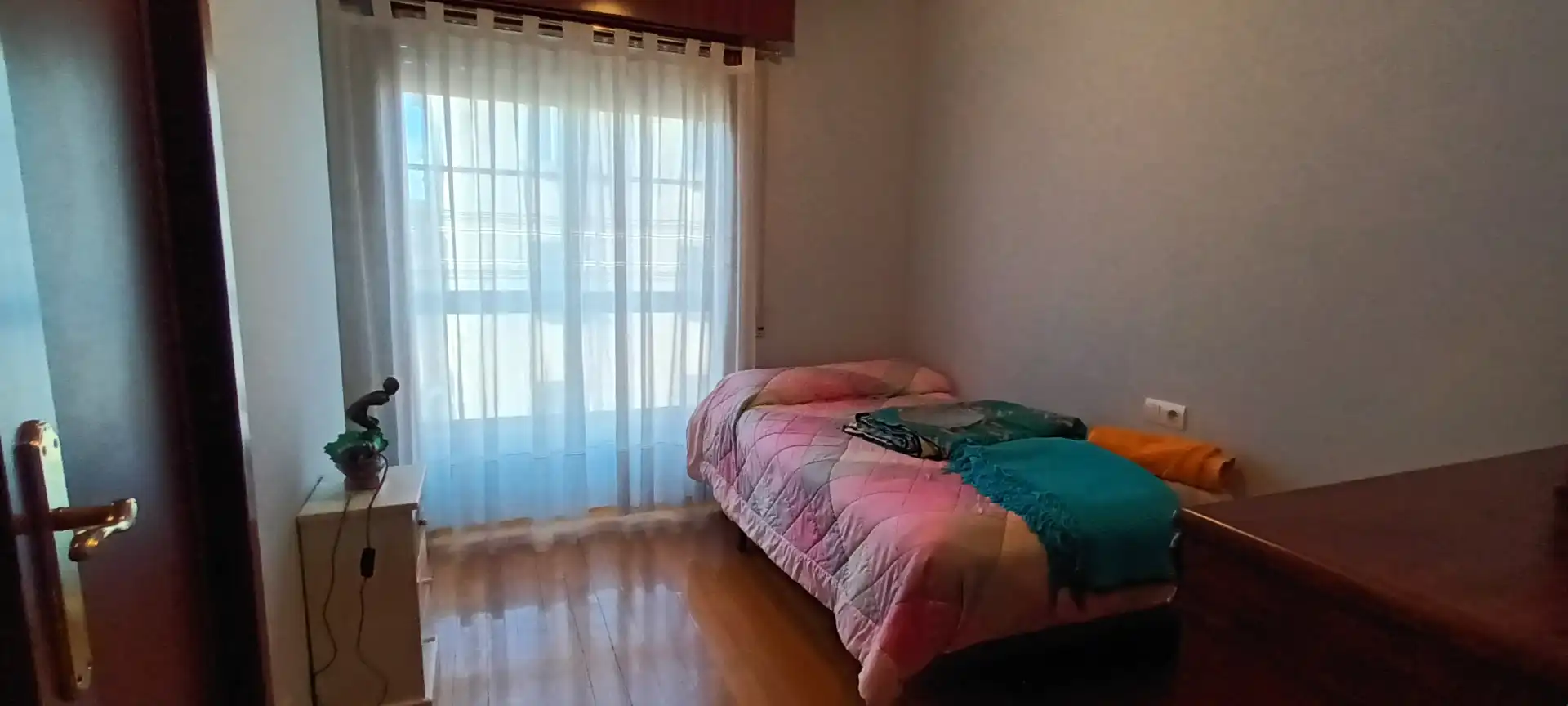 Habitación de Piso de alquiler en Vigo  con Calefacción, Amueblado y Internet