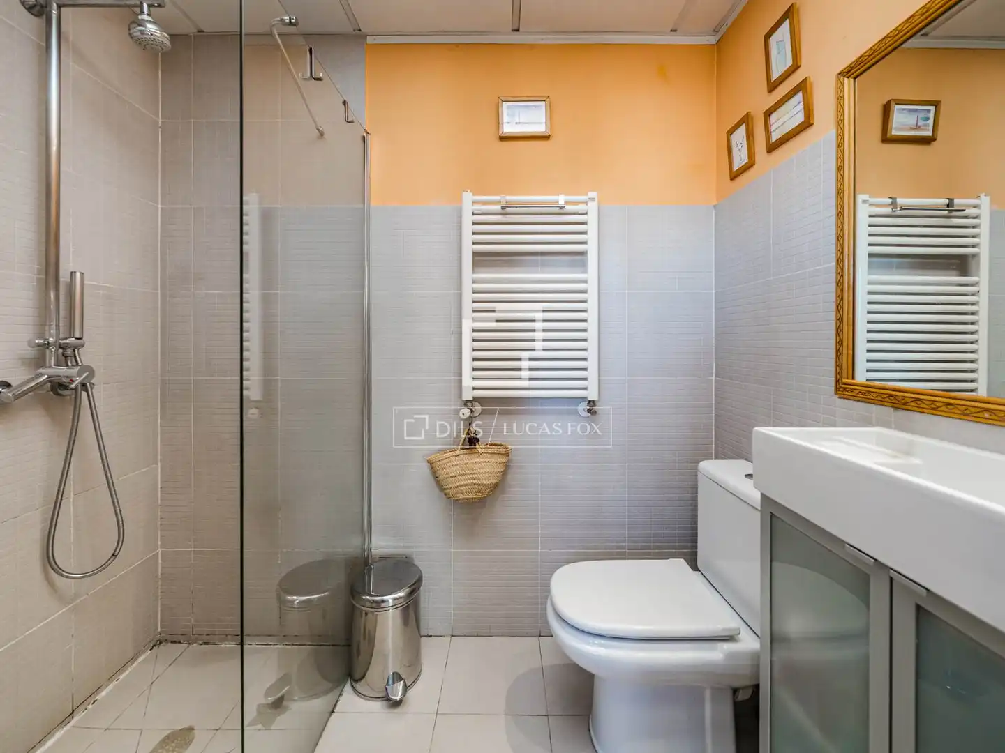 Bathroom of Attic for sale in Madrid  with Air Conditioner, Heating and Terrace