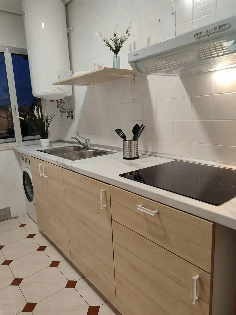 Kitchen of Flat for share in Madrid  with Air Conditioner, Heating and Private garden