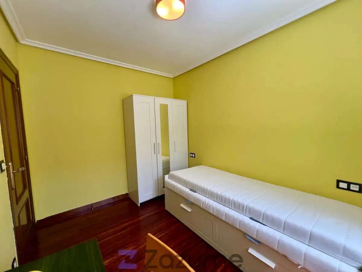 Habitación de Piso de alquiler en Bilbao  con Calefacción, Parquet y Amueblado