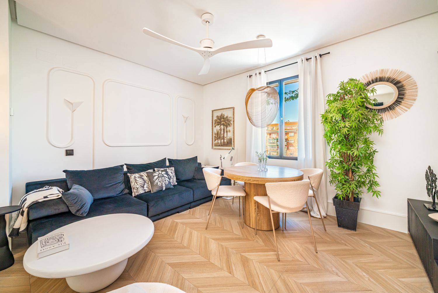 Living room of Flat for sale in  Madrid Capital  with Air Conditioner and Heating