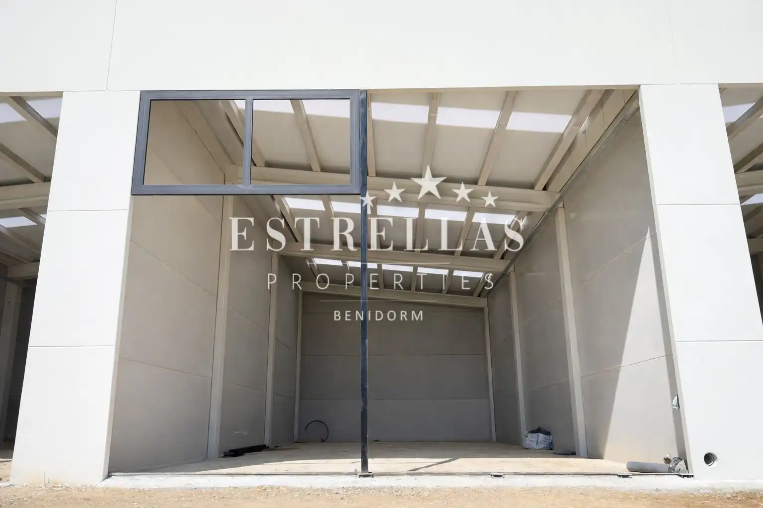 Außenansicht von Fabrikhallen zum Verkauf in Villajoyosa / La Vila Joiosa