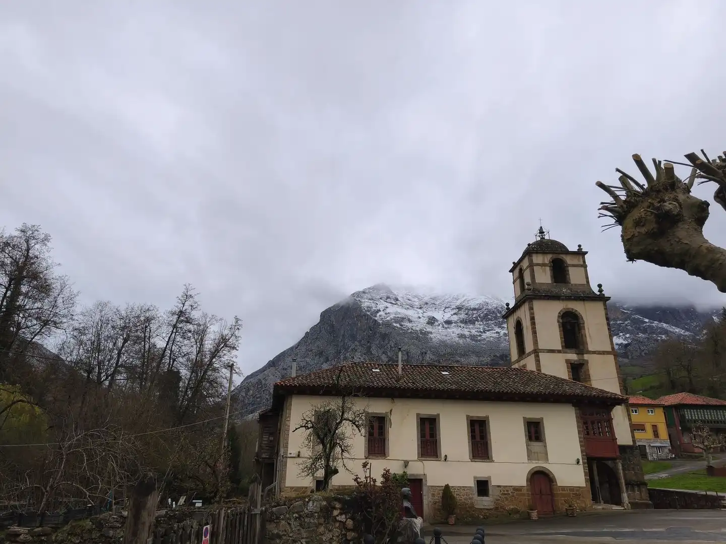 Vista exterior de Casa o chalet en venta en Proaza con Piscina