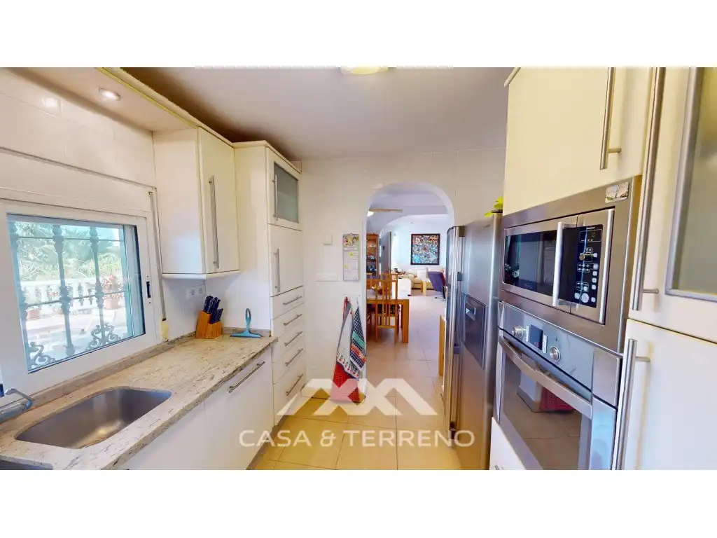 Cocina de Casa o chalet en venta en Vélez-Málaga con Jardín privado, Terraza y Piscina