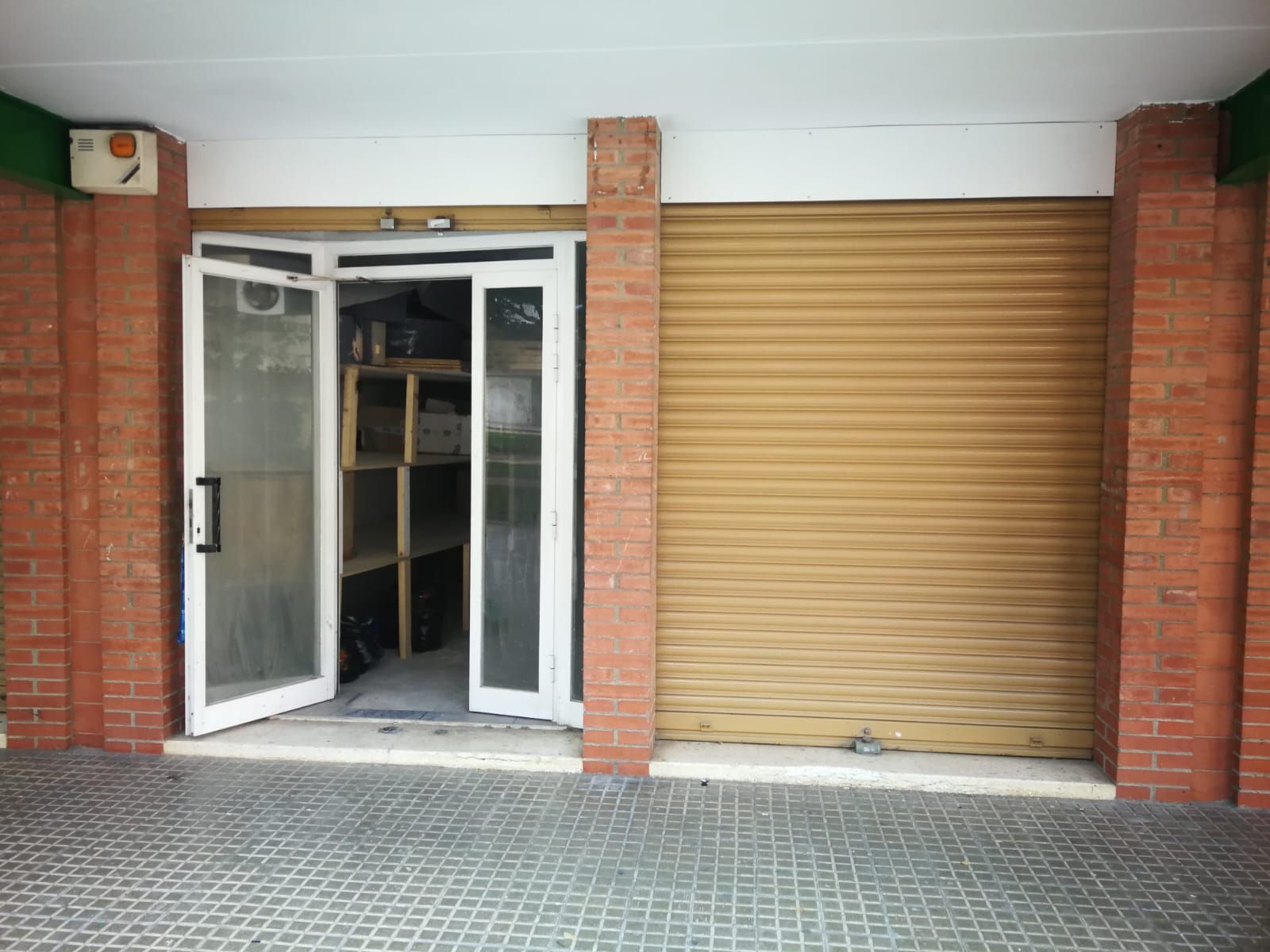 Local de alquiler en Plaça Baix Llobregat