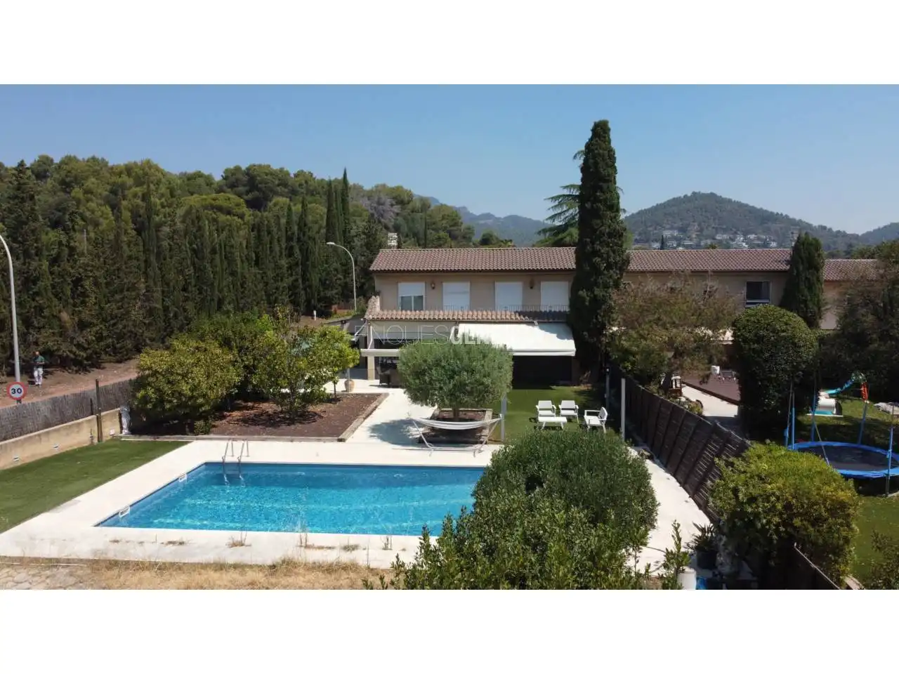 Piscina de Casa o chalet en venta en Matadepera con Calefacción, Jardín privado y Parquet