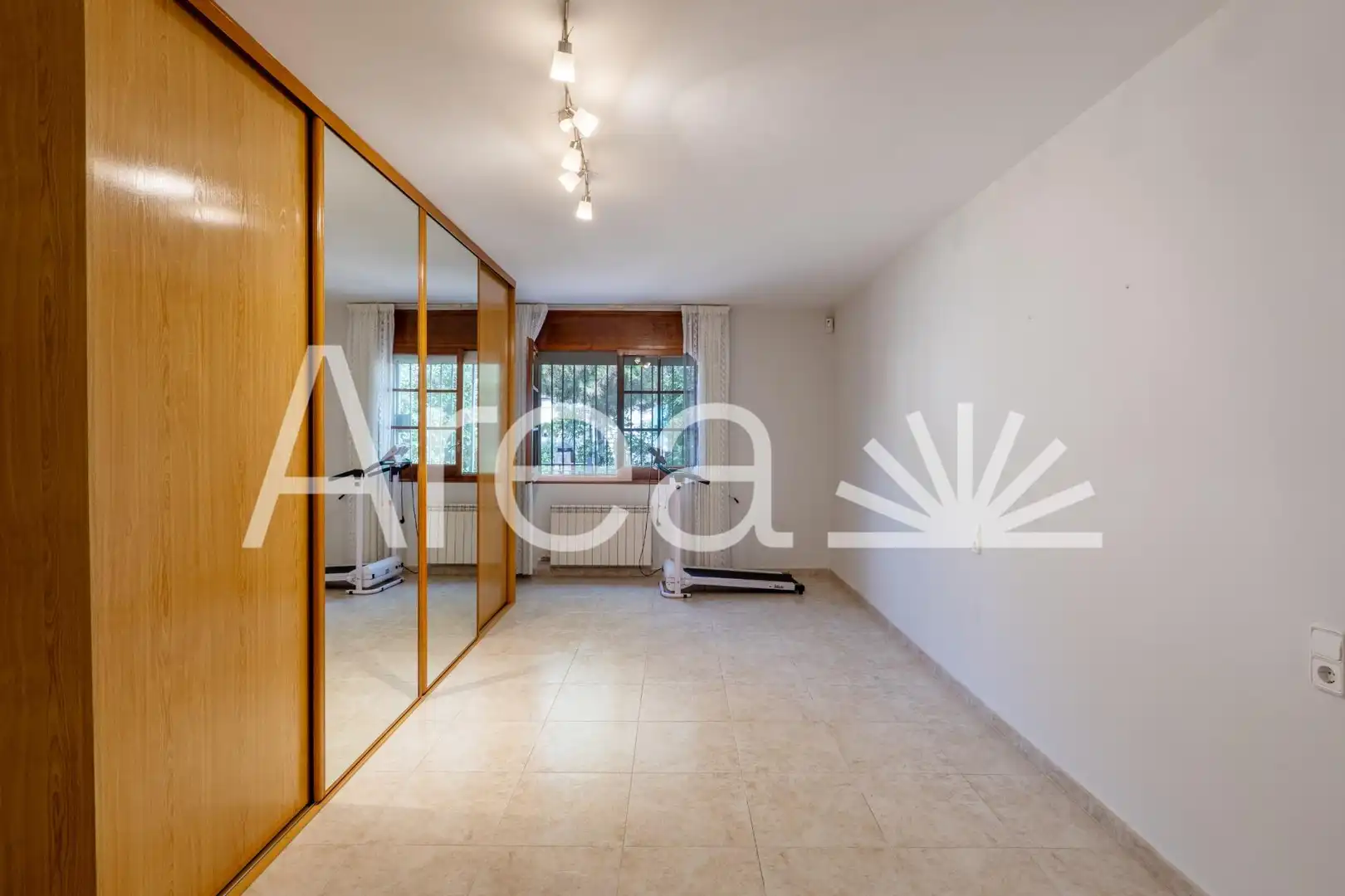Dormitori de Casa o xalet en venda en Mataró amb Jardí privat, Terrassa i Piscina
