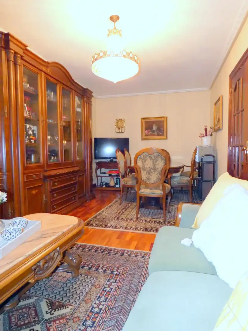 Flat for sale in Karmelo Kalea, Santutxu - Basarrate