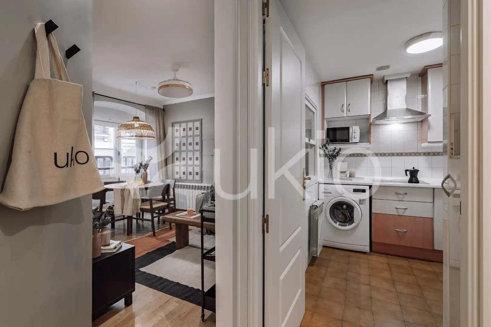 Kitchen of Apartments for rent in Madrid  with Heating, Furnished and Washing machine