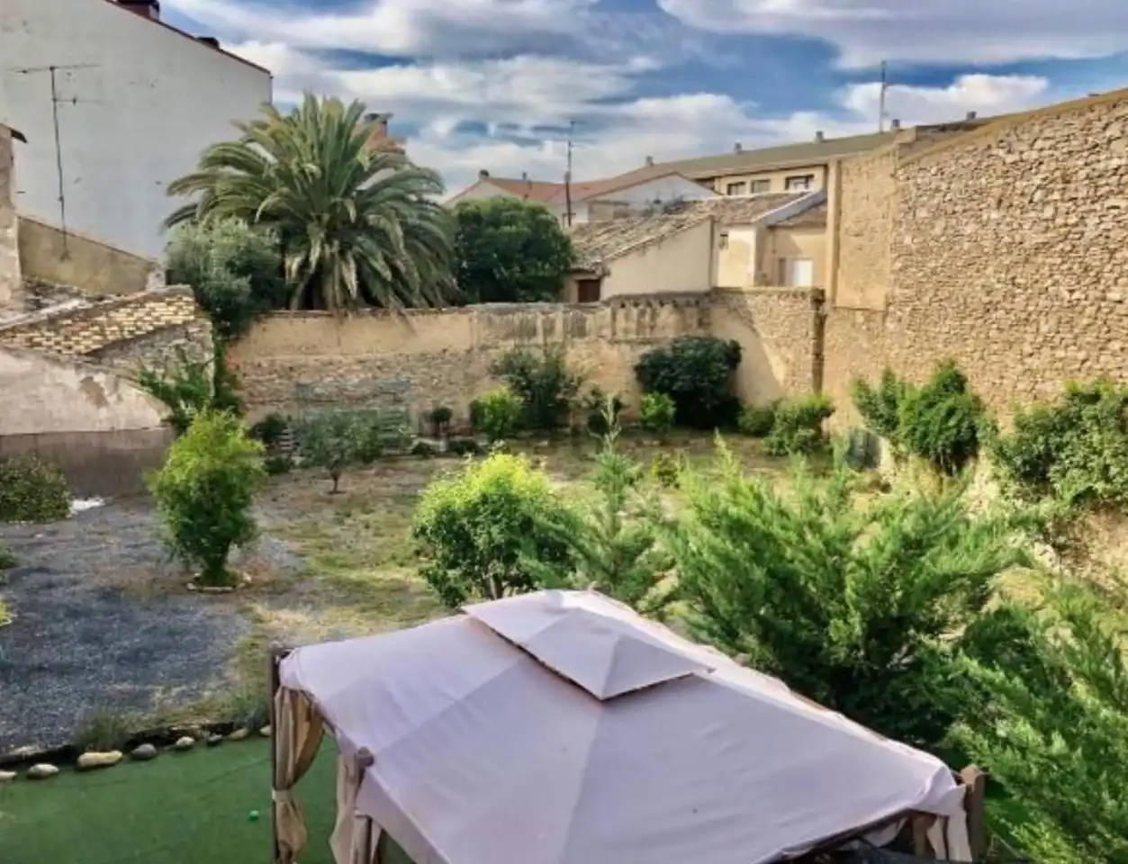 Garden of Houses for sale in Arguedas  with Air Conditioner, Private garden and Parquet flooring