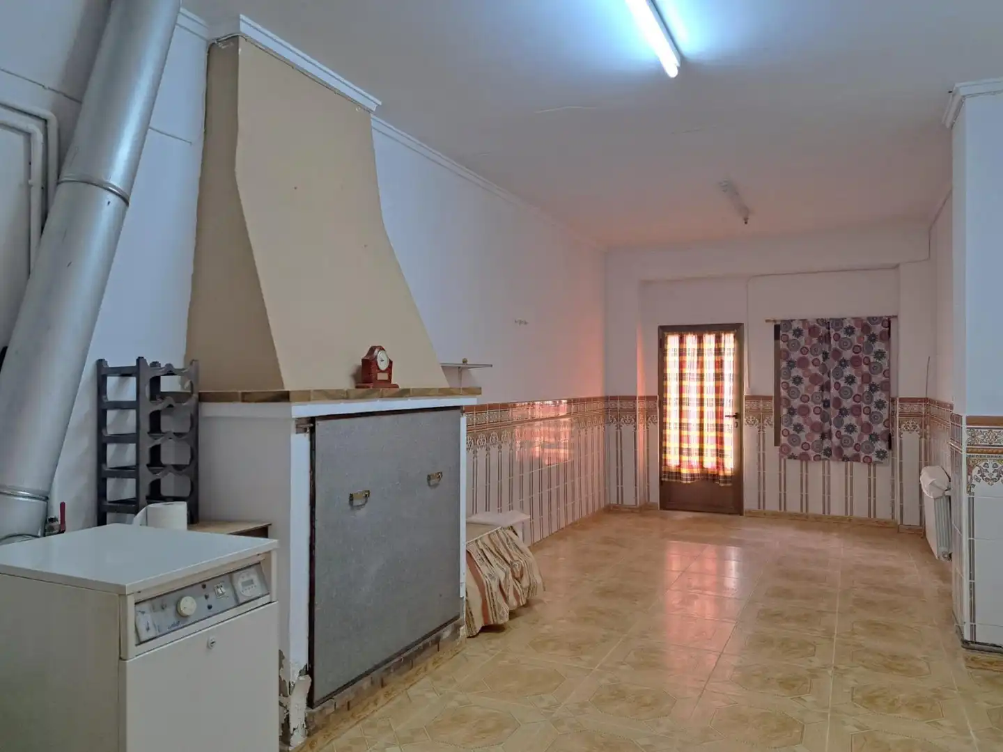 Kitchen of Houses for sale in Requena  with Heating and Terrace