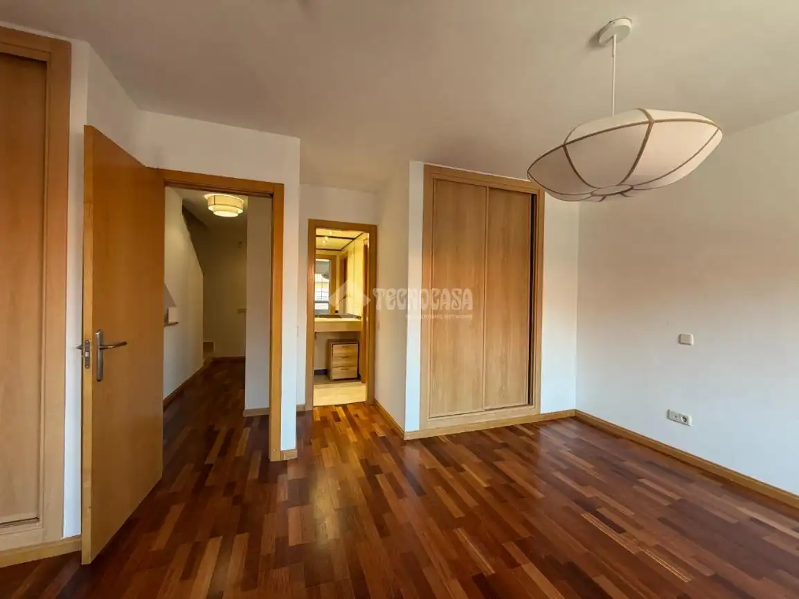 Habitación de Casa adosada de alquiler en Algete con Aire acondicionado, Calefacción y Jardín privado