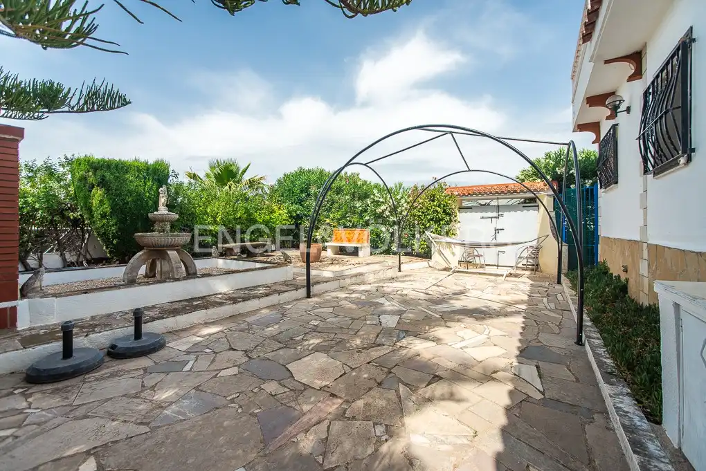 Vista exterior de Casa o chalet en venta en Vinaròs con Aire acondicionado, Calefacción y Jardín privado