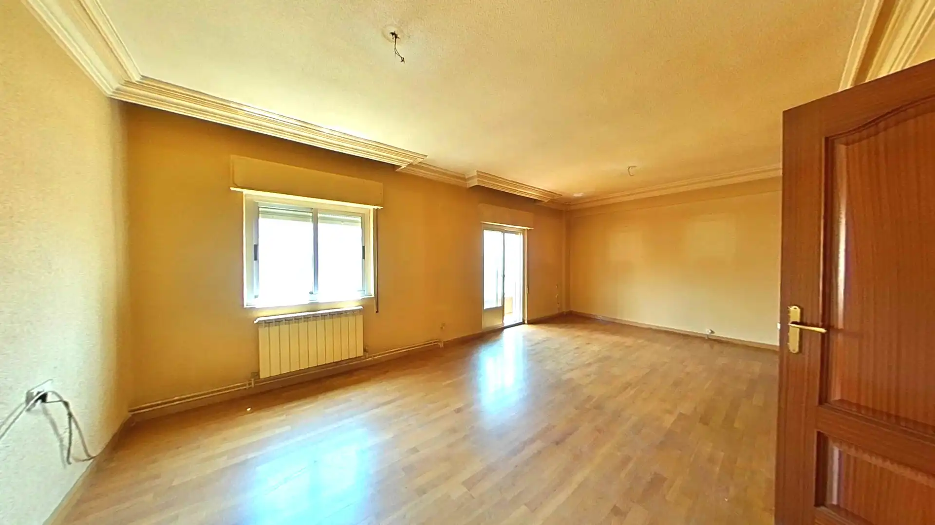Sala d'estar de Pis en venda en Salamanca amb Calefacció, Parquet i Balcó
