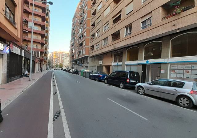 Local comercial en Alquiler en Avenida de Valencia - Avenida de Casalduch