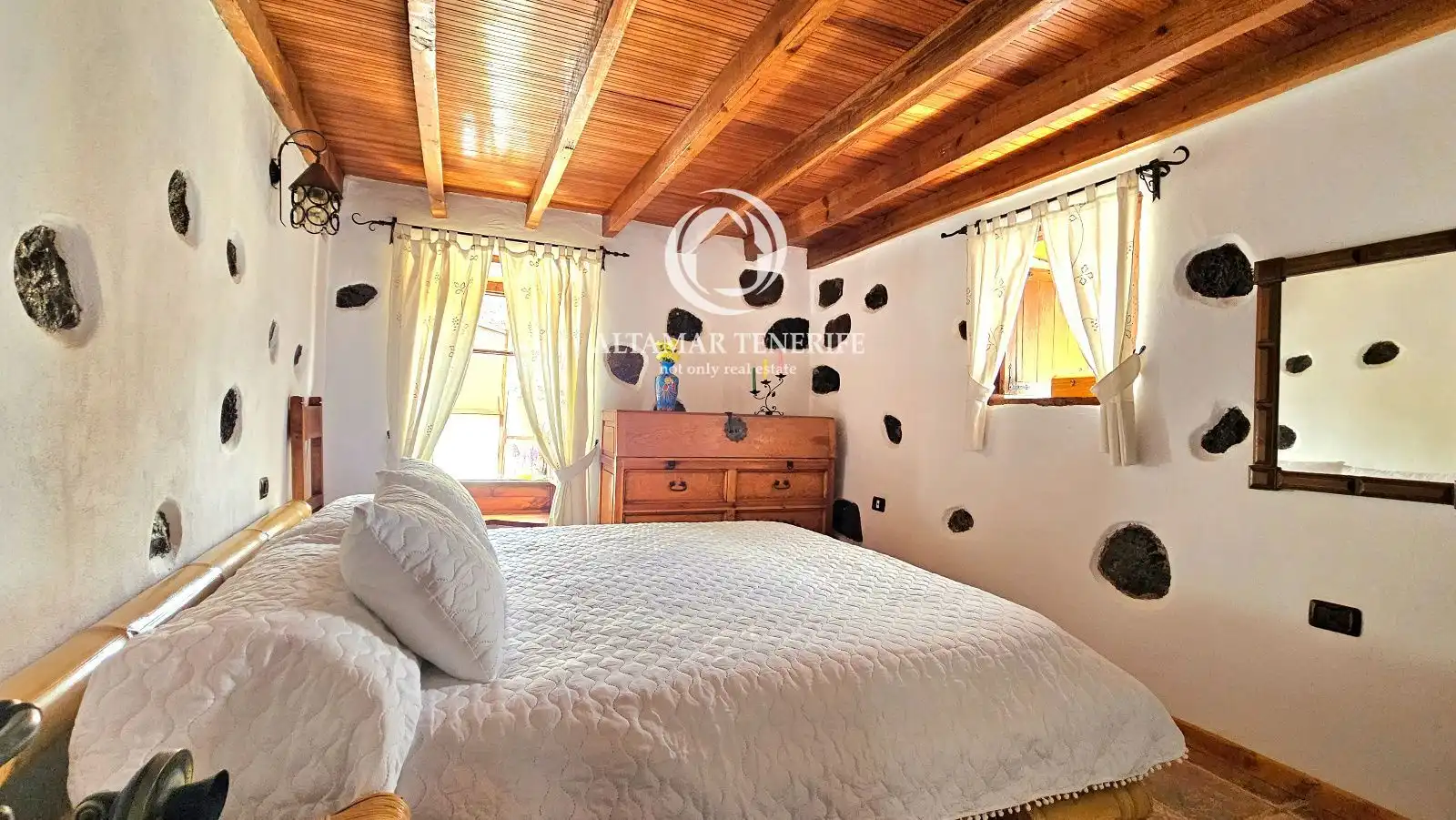 Habitación de Casa adosada en venta en Santiago del Teide con Terraza, Trastero y Amueblado