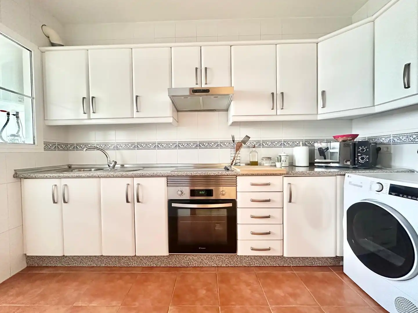 Kitchen of Flat for sale in Mijas  with Community pool